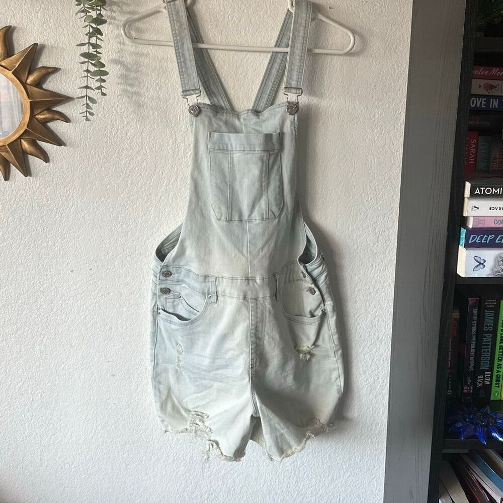 Ymi Size 11 Light wash shorts overalls